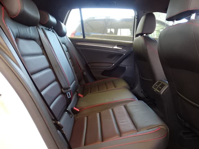 2017 Volkswagen Golf image