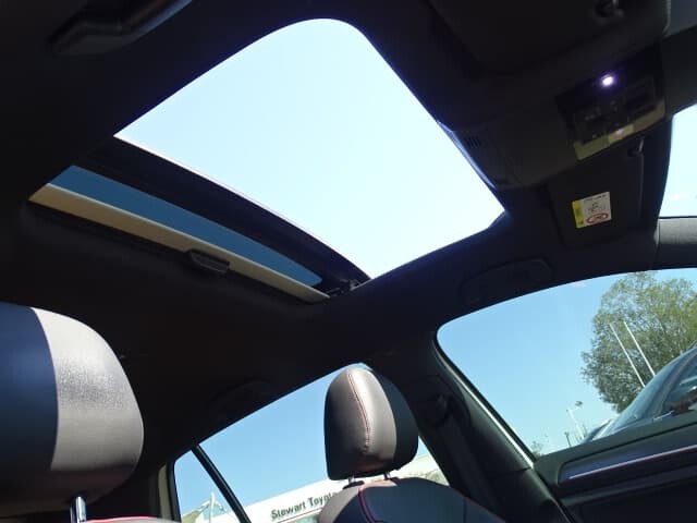 2017 Volkswagen Golf image