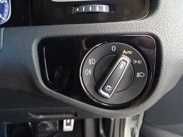 2017 Volkswagen Golf image