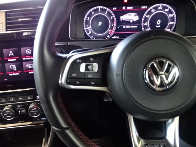 2017 Volkswagen Golf image