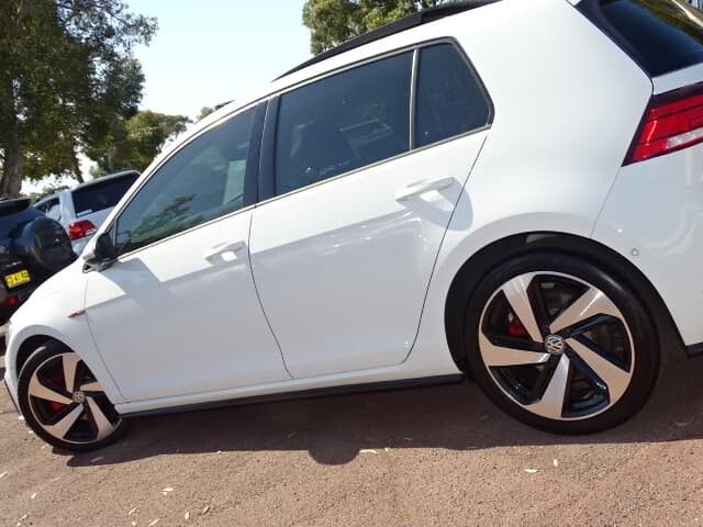 2017 Volkswagen Golf image