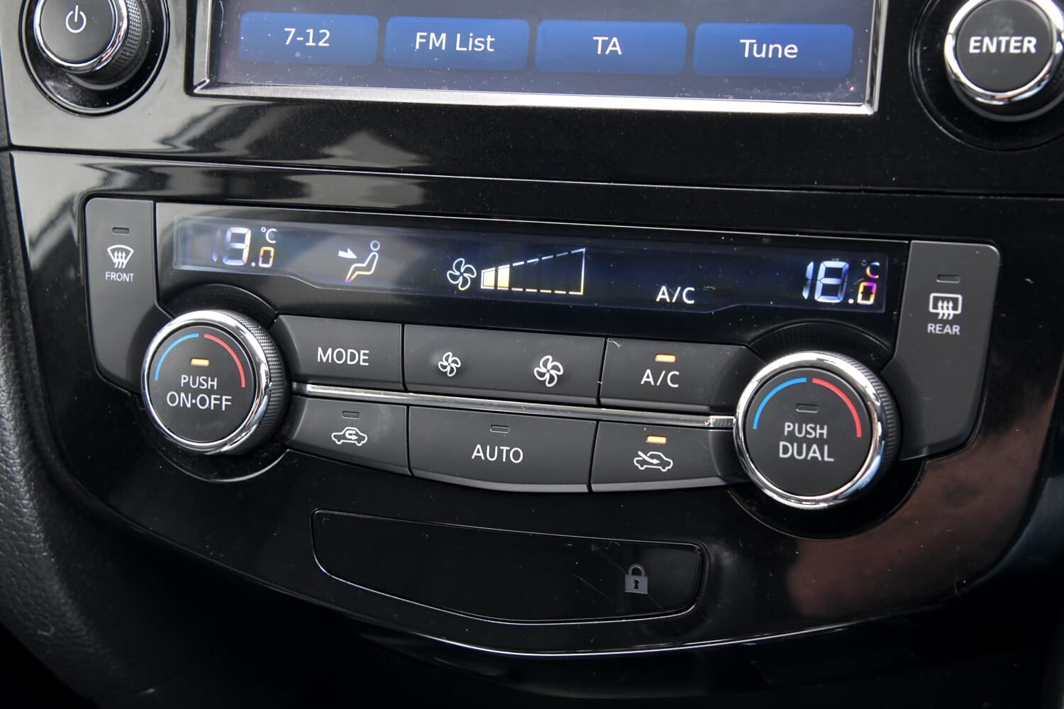 2016 Nissan Qashqai image