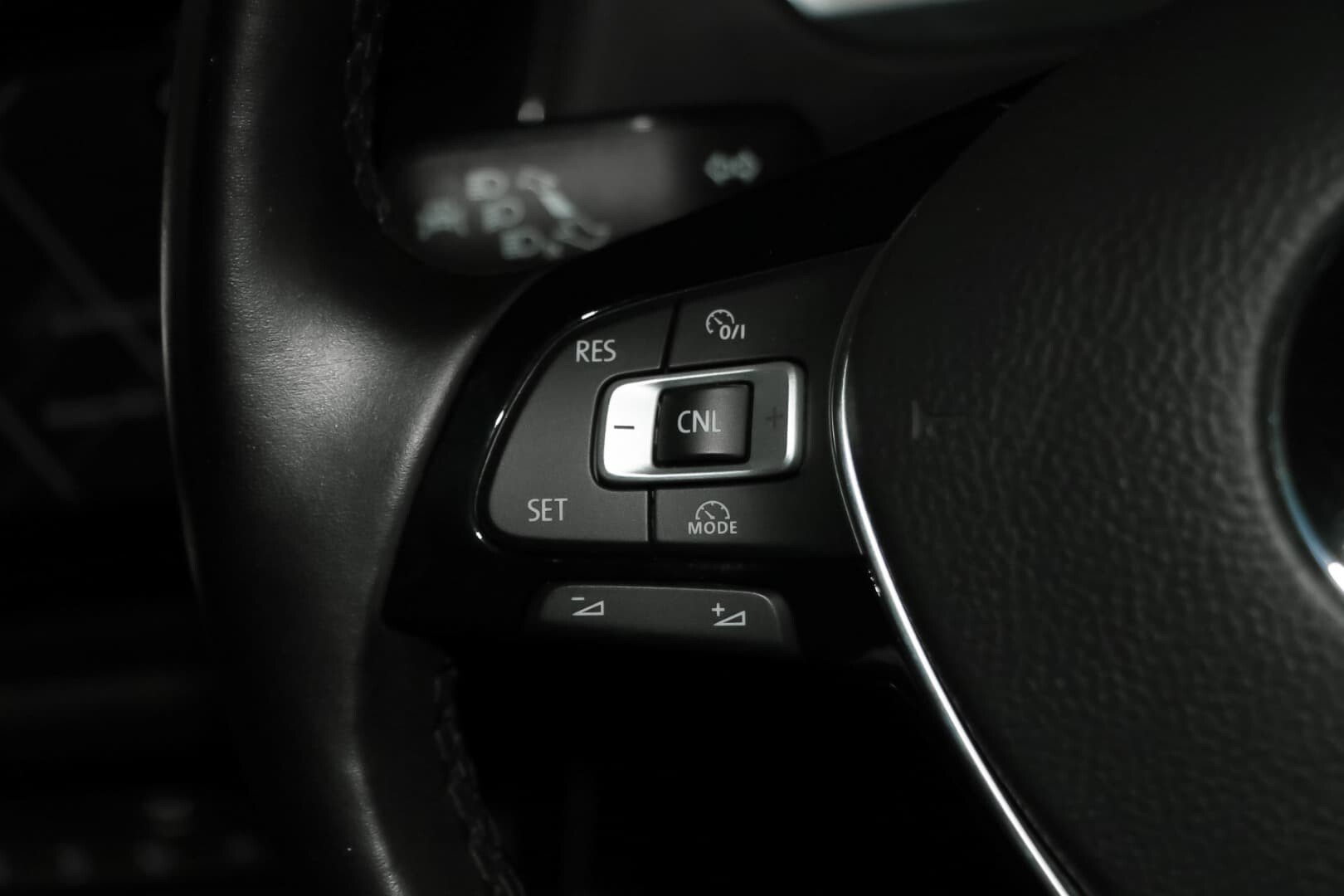 2018 Volkswagen Tiguan image