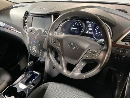 2018 Hyundai Santa Fe image