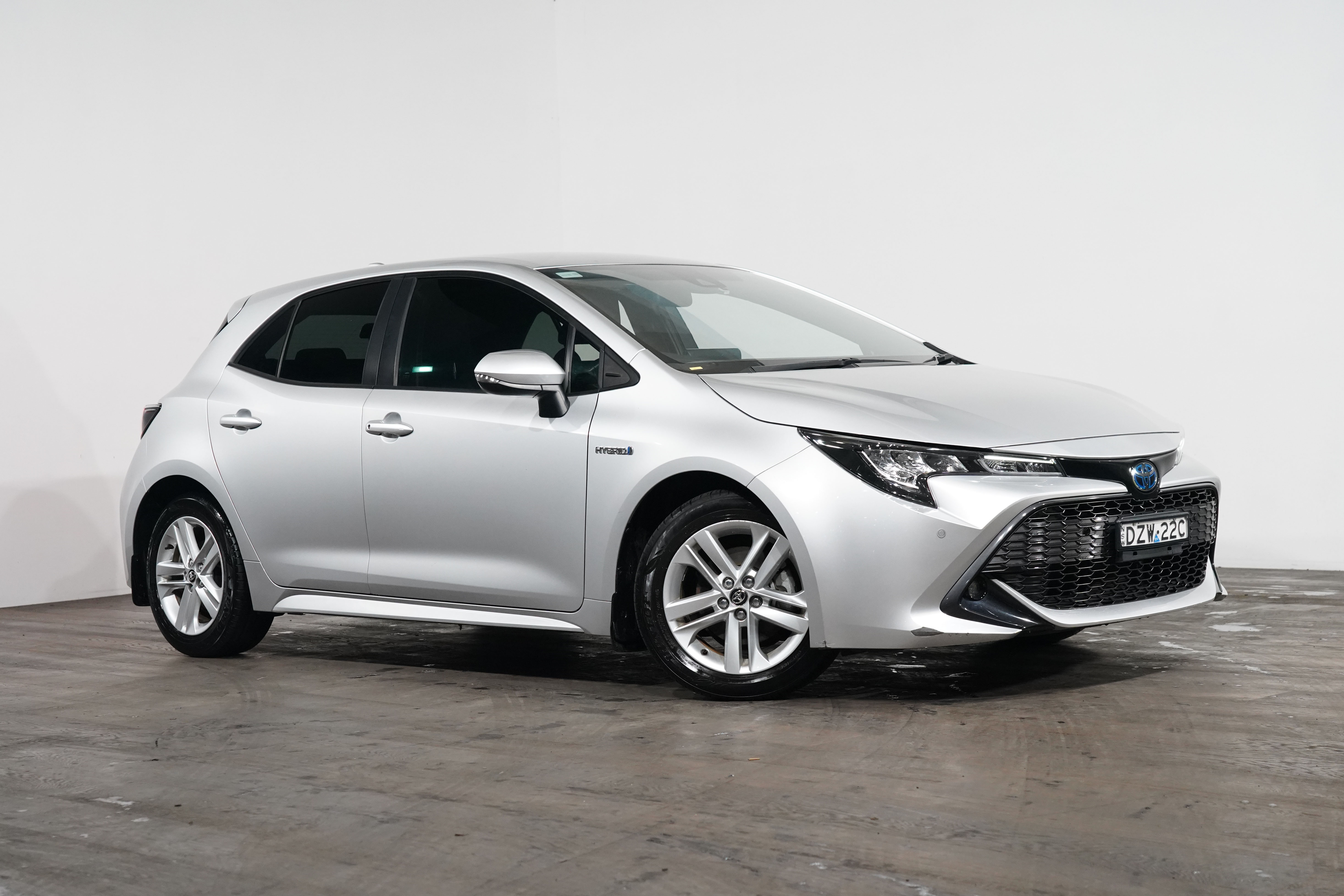 2019 Toyota corolla sx hybrid image