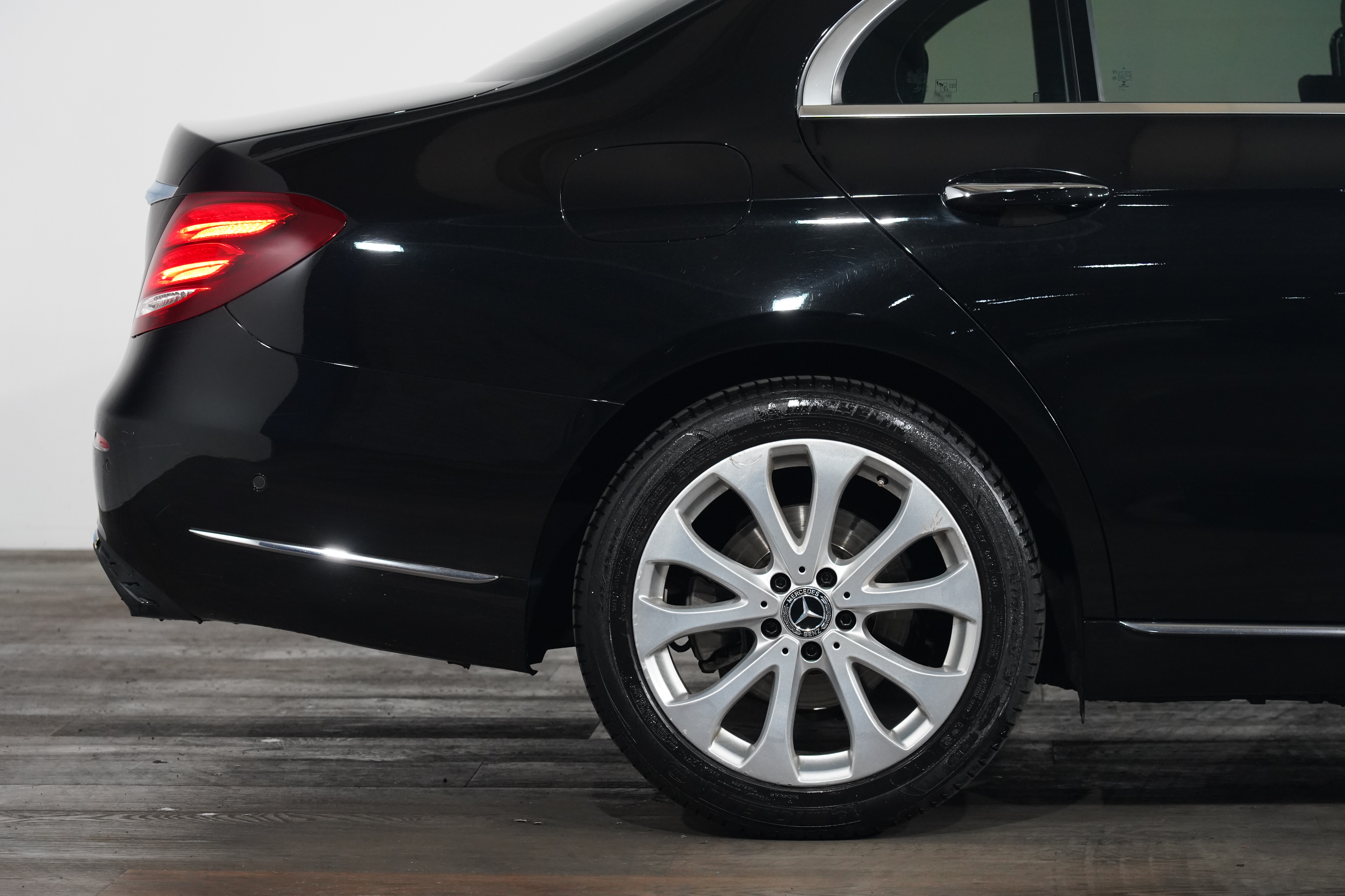 2017 Mercedes-Benz E300 image