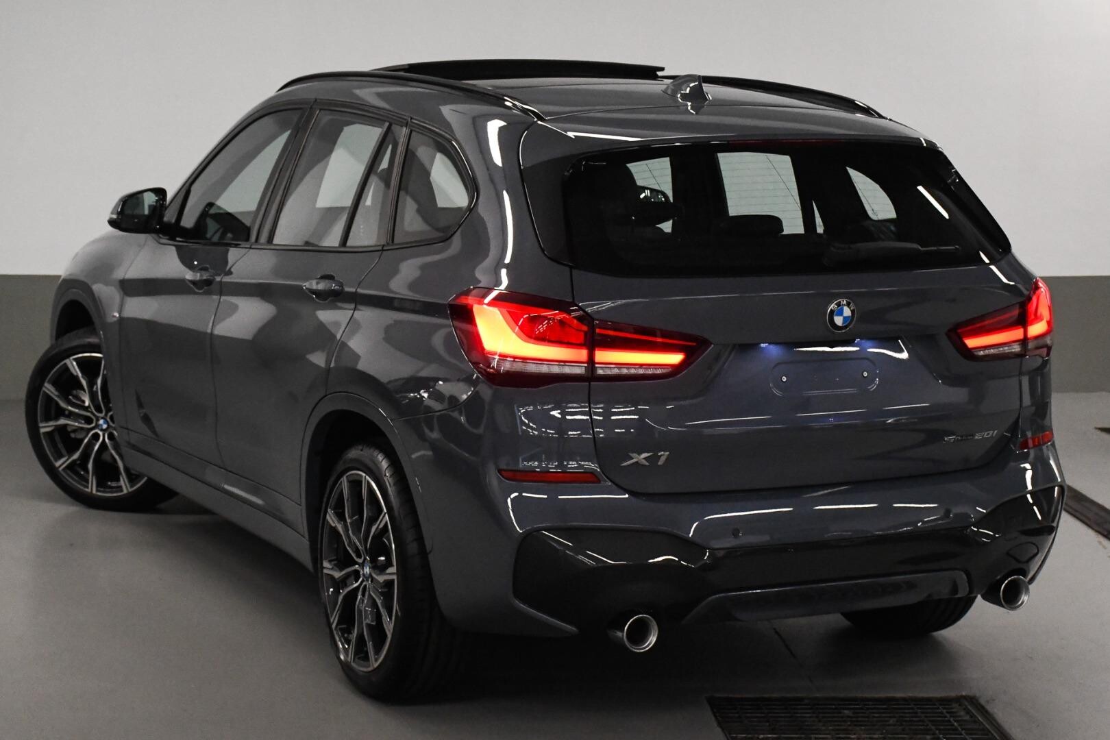 2022 BMW X1 image