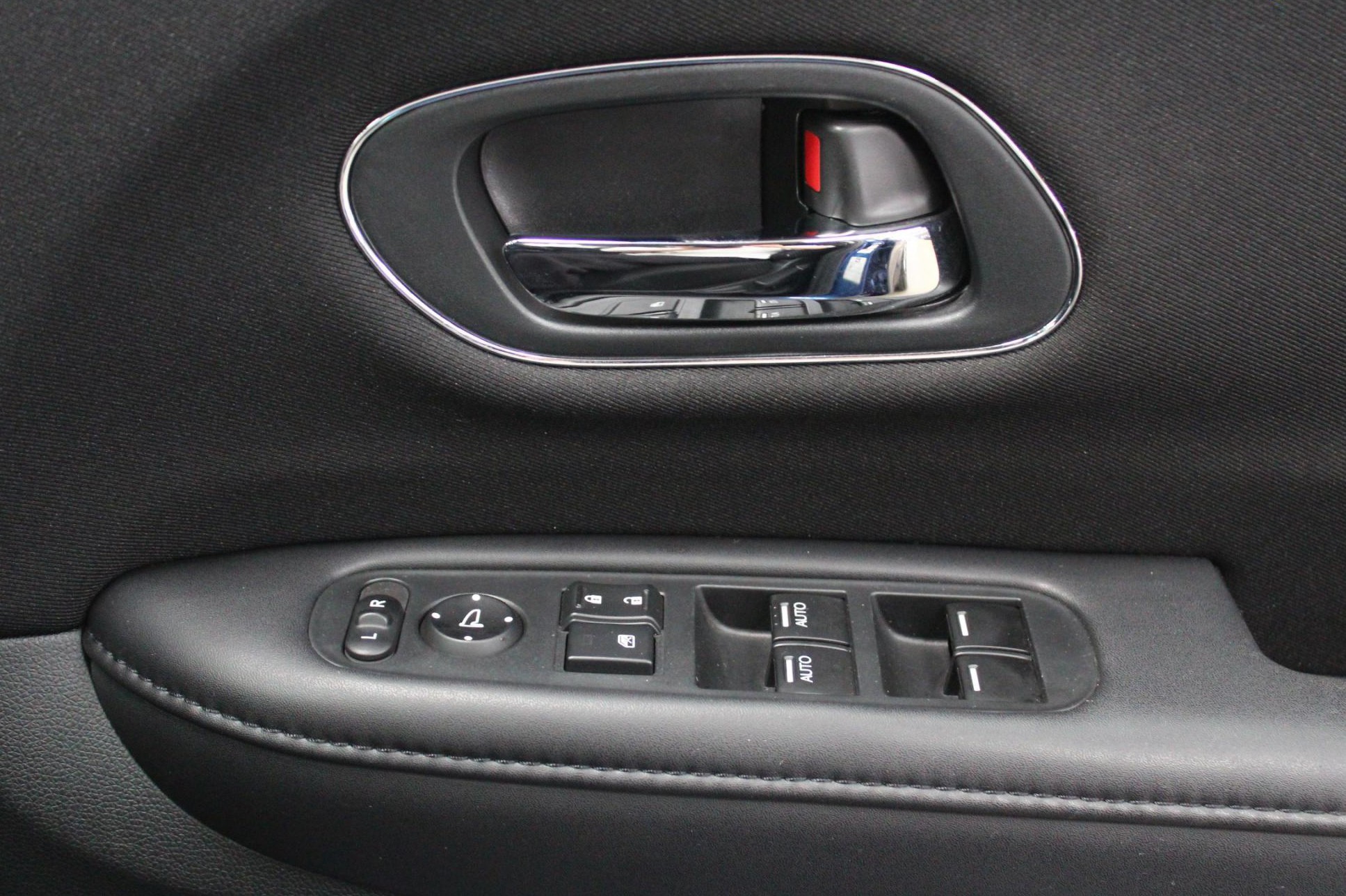 2015 Honda HR-V image