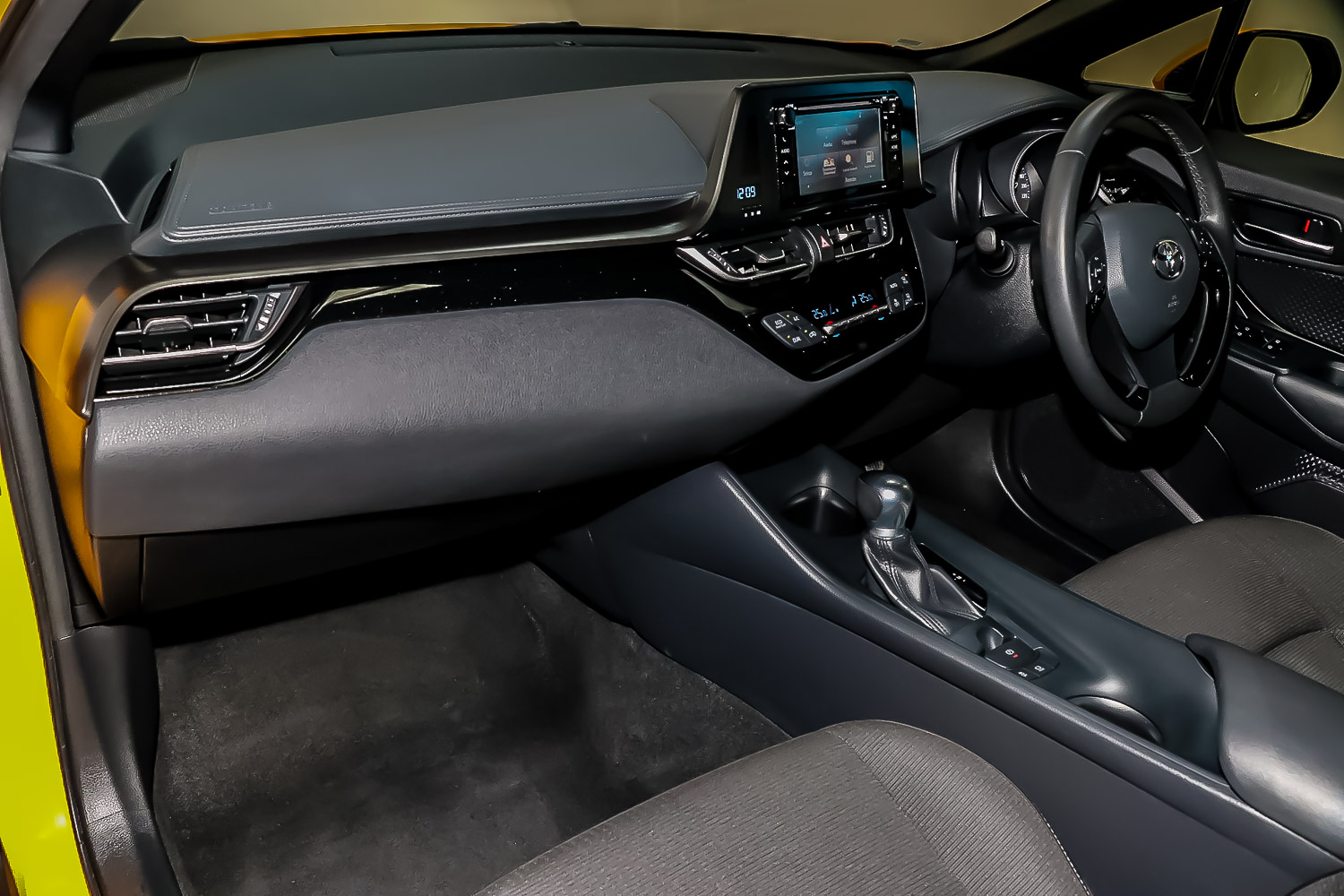 2018 Toyota C-HR image