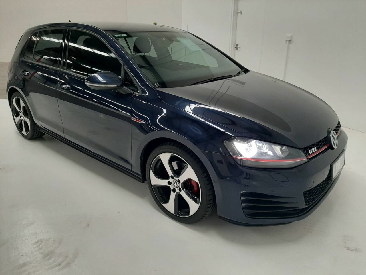2016 Volkswagen Golf image