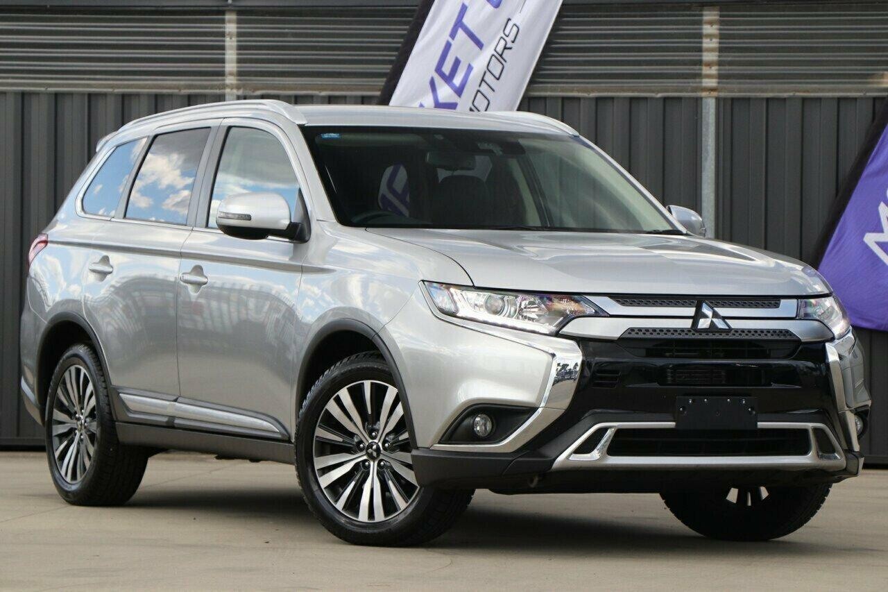 2021 Mitsubishi Outlander image