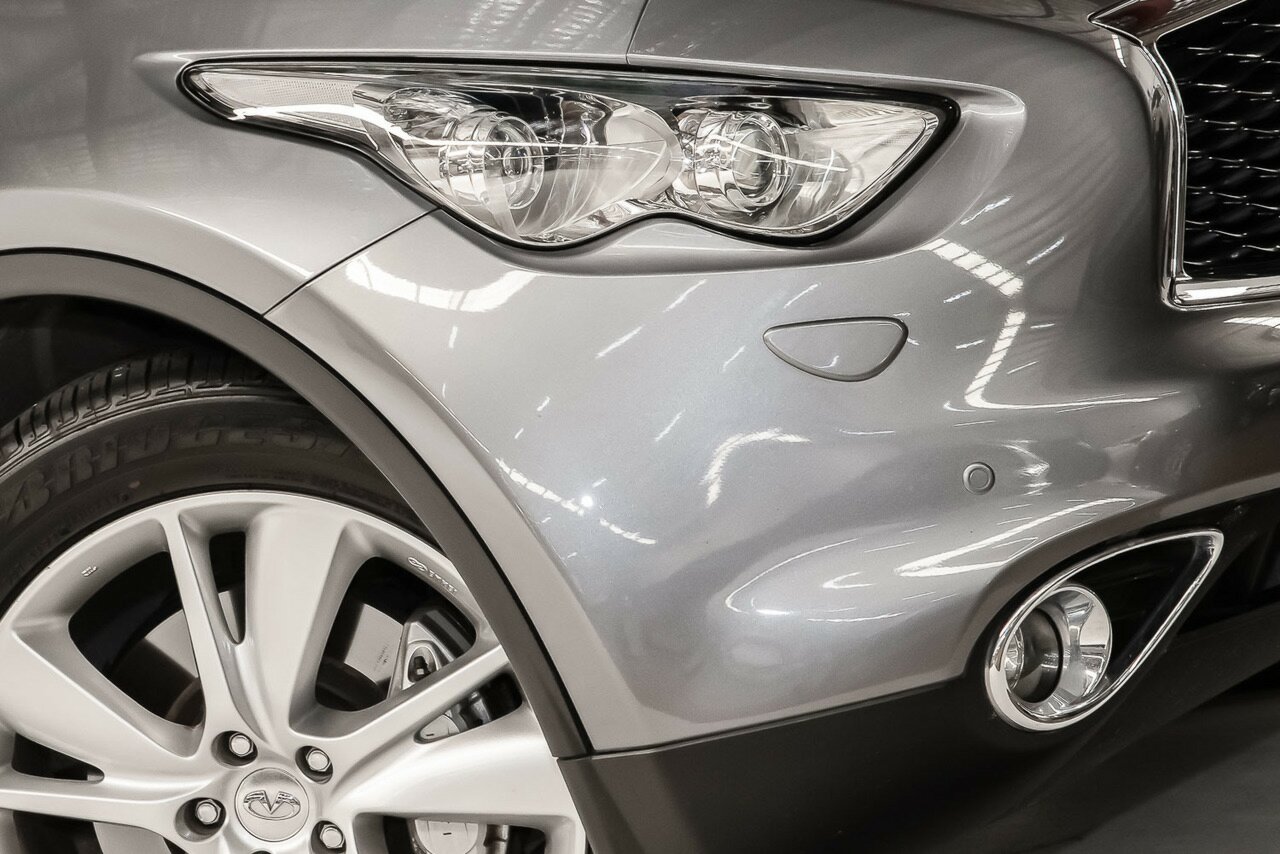 2017 Infiniti QX70 image