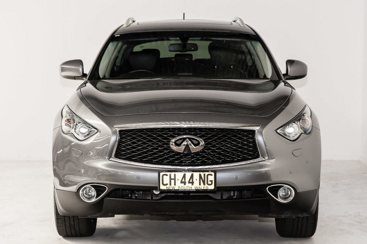 2017 Infiniti QX70 image