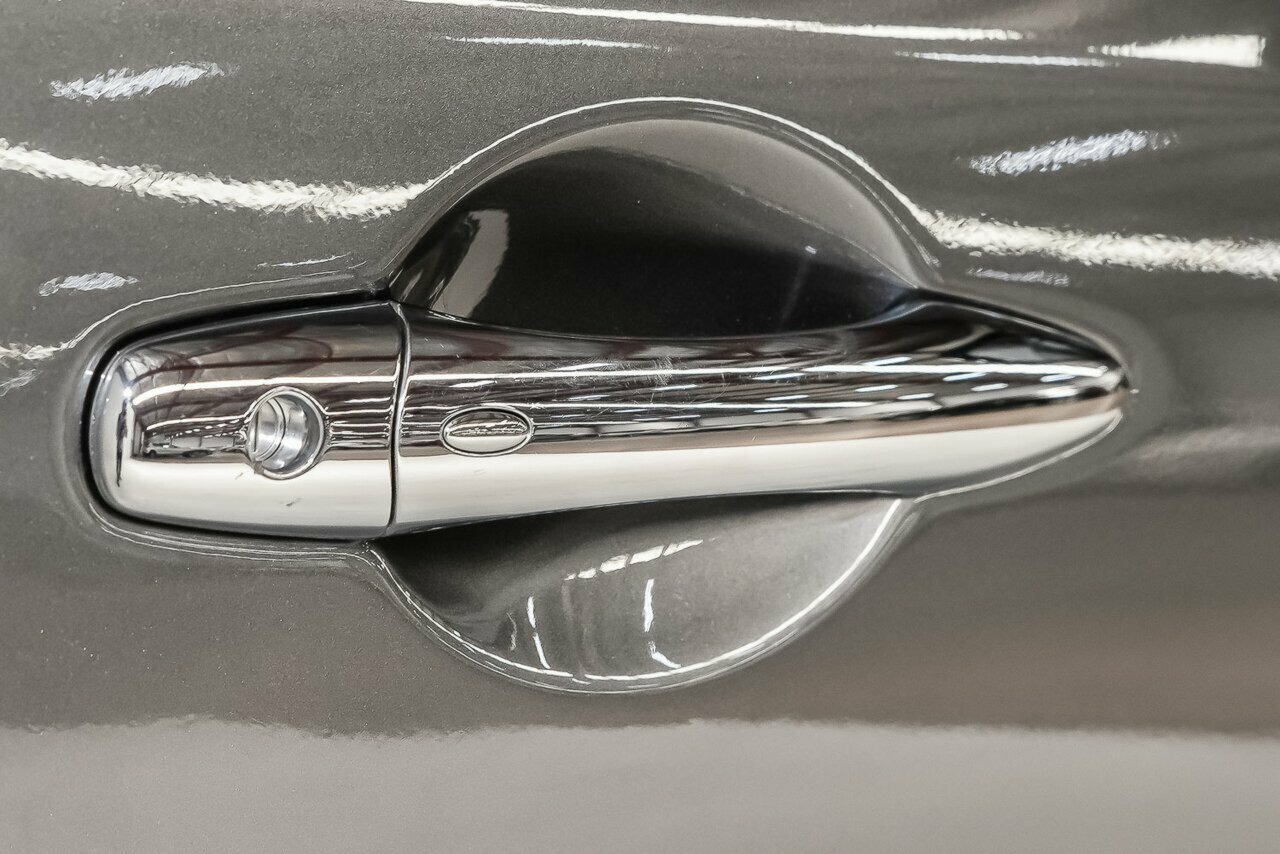 2017 Infiniti QX70 image