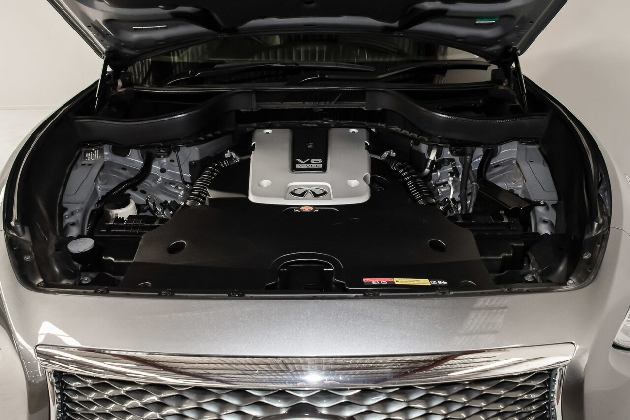 2017 Infiniti QX70 image