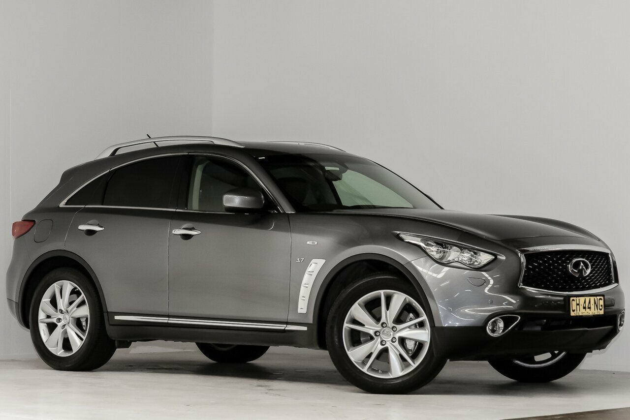 2017 Infiniti QX70 image