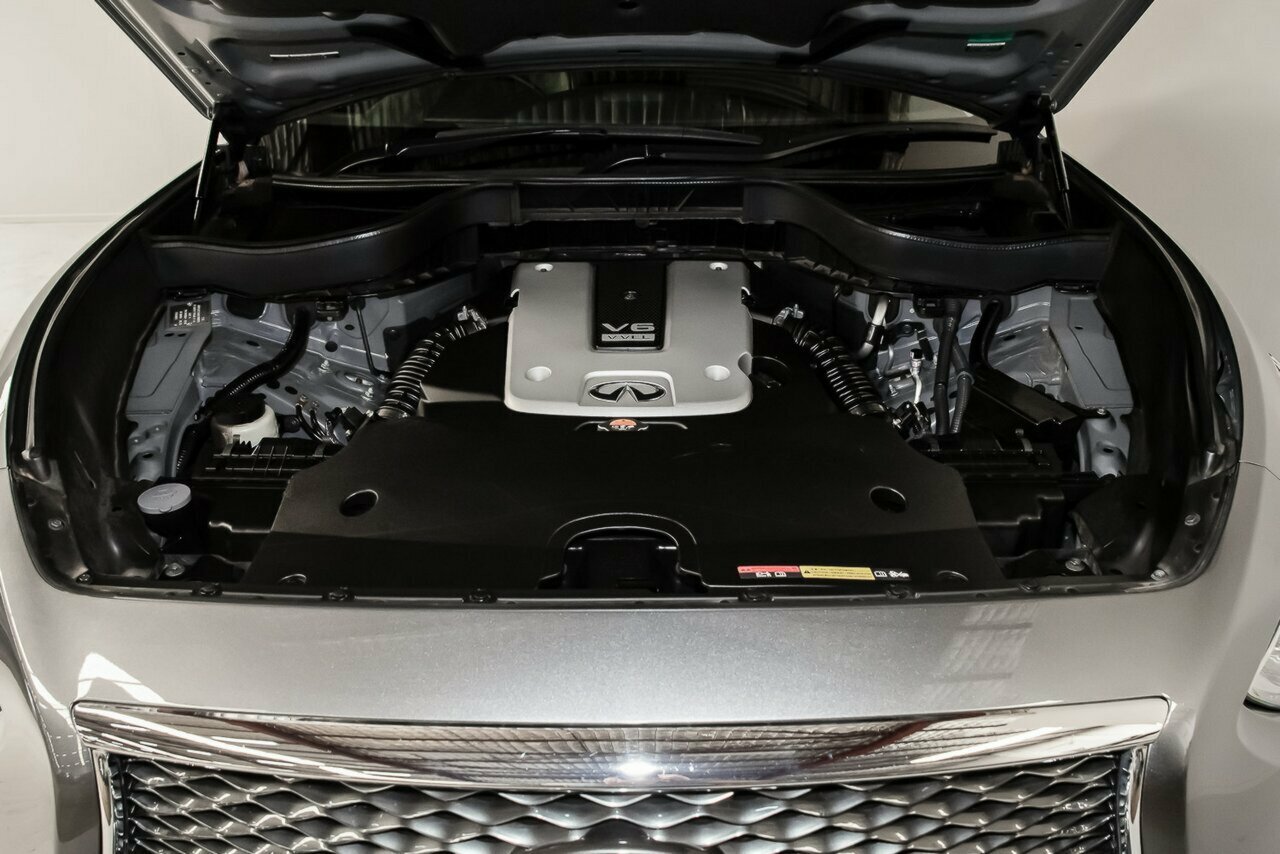 2017 Infiniti QX70 image